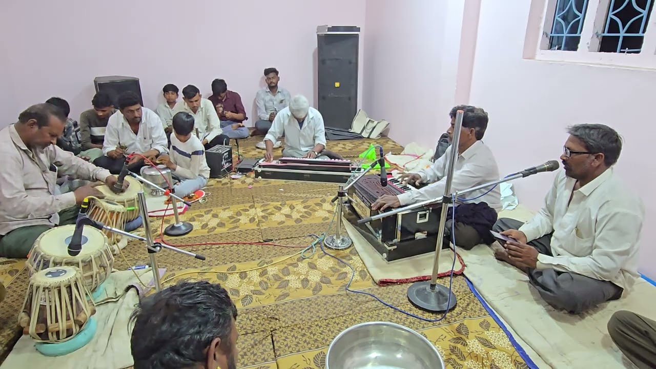 Bhajan madhi bhsndsriya #shorts #ગુજરાતી ભજન #ભજન #viral #કૃષ્ણભજન #ભજનસંતવાણી #ક્રિષ્ના #viralvideo