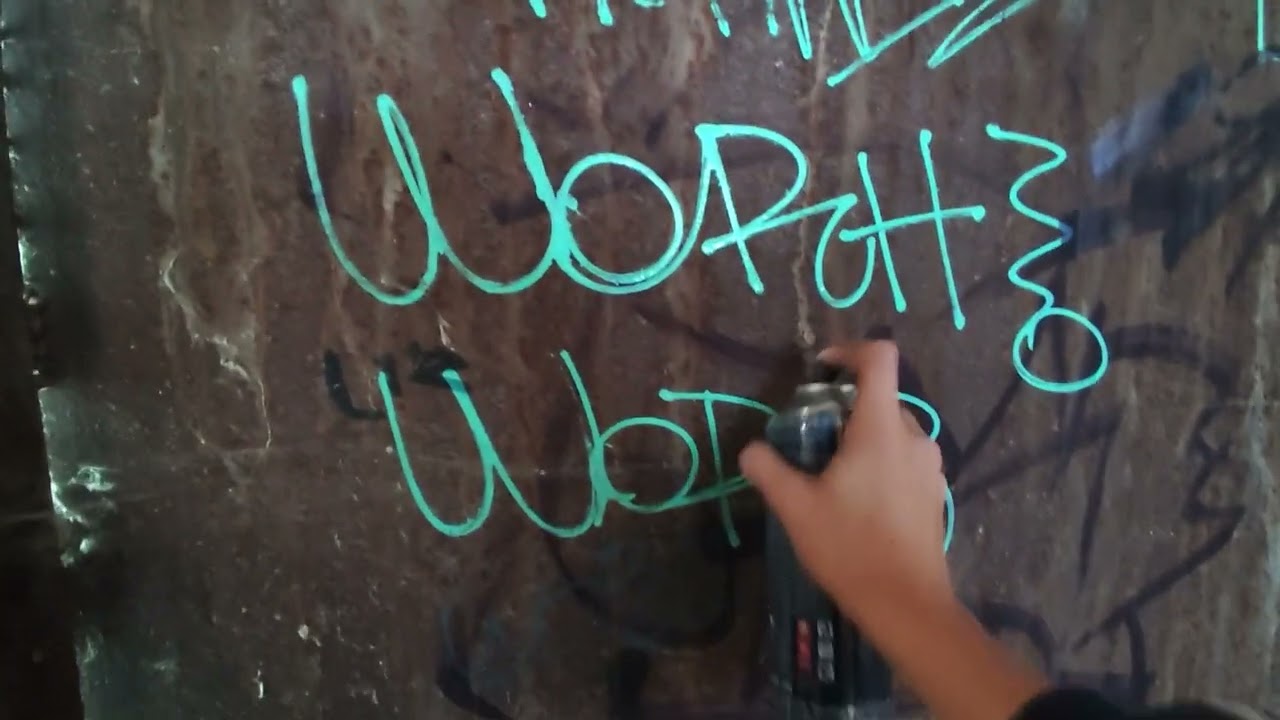 ГРАФФИТИ БОМБИНГ. ЧУТЬ НЕ ПРИНЯЛИ !