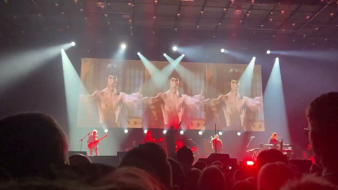 Morrissey, live - “How soon is now?” - Aarhus, february 13th