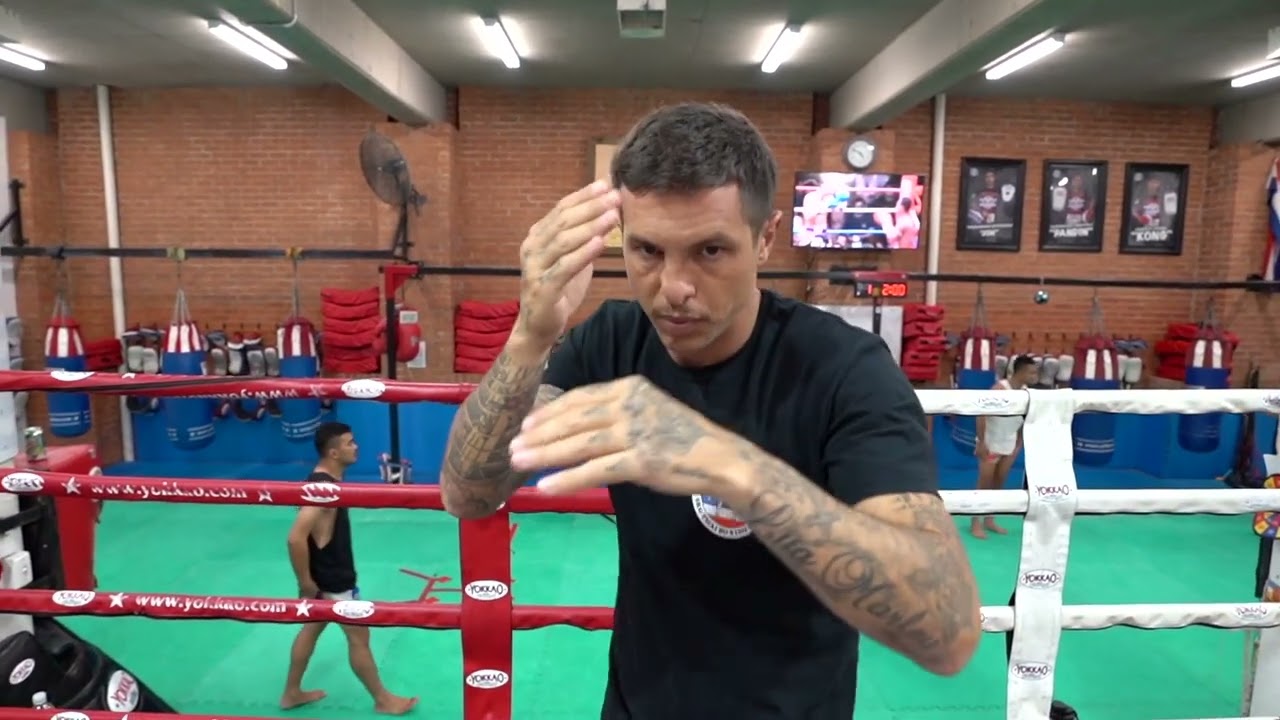 Shadow boxing for Muay Thai
