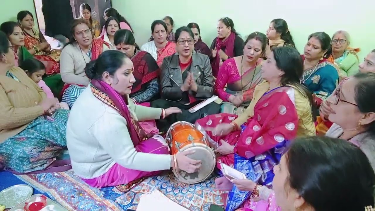 # Radha Rani bhajan # मीठे रस से भरी राधा रानी लागे # सुंदर मधुर भजन (@)