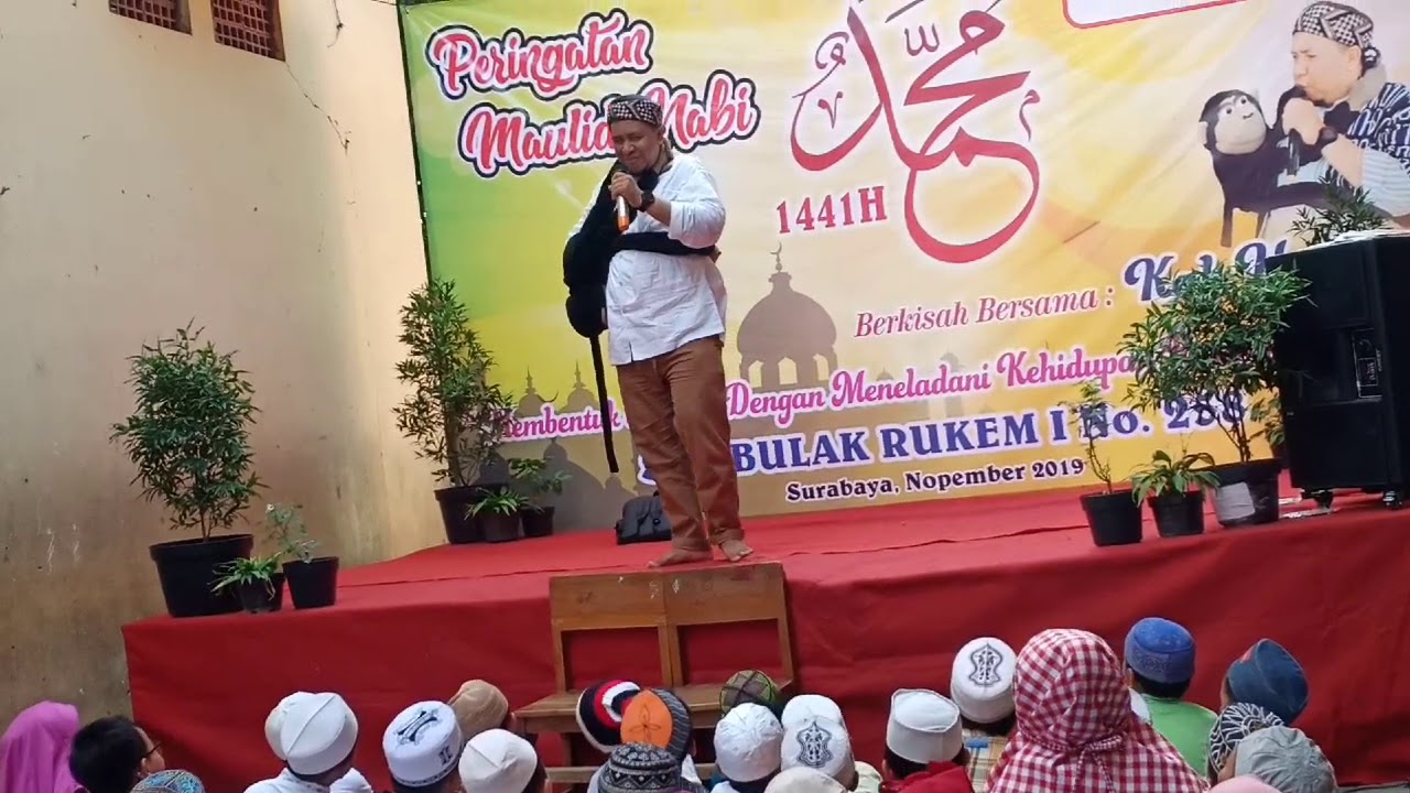 Peringatan Maulid Nabi Muhammad SAW bersama Kak Hadian Pendongeng Nasional di SDN Bulak Rukem I Sby