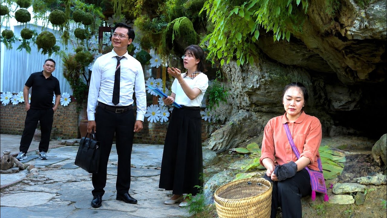 CEO Jack leaves the person he loves for a crucial project. What happened to Tu Tien back home?