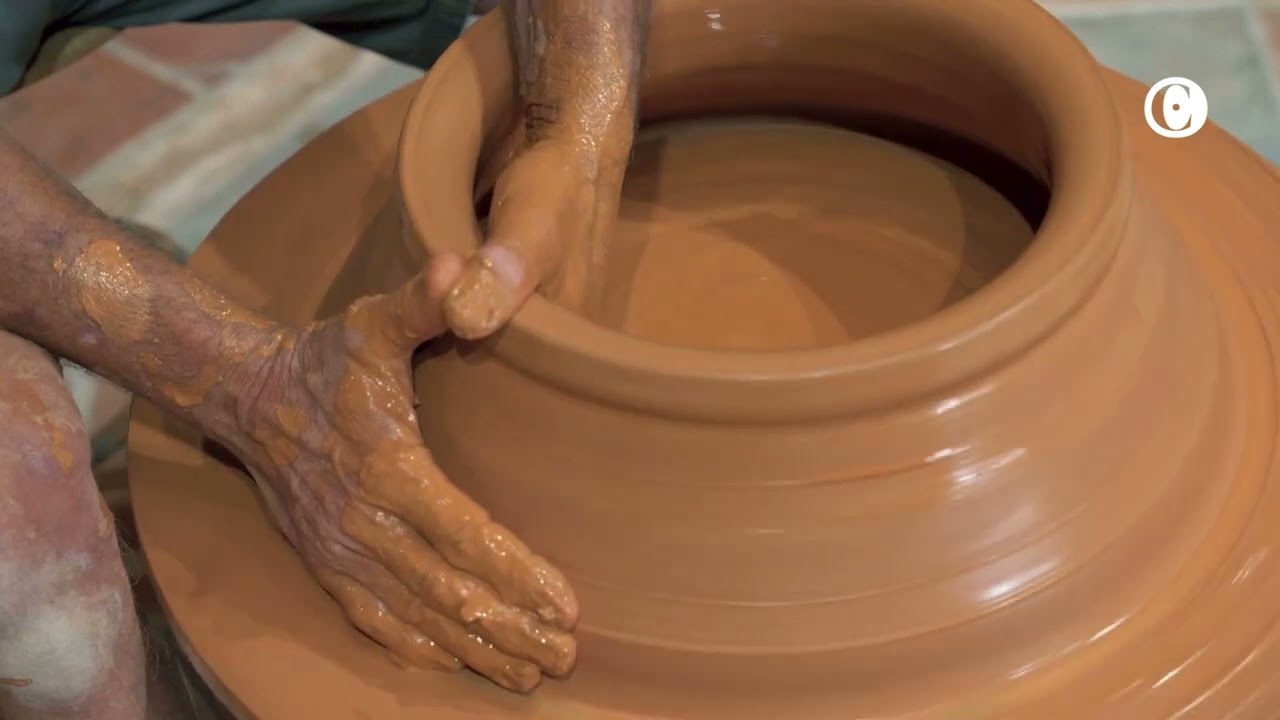 Optrekken van een grote pot | Groot draaien in secties met Rudie Delanghe | Cursist