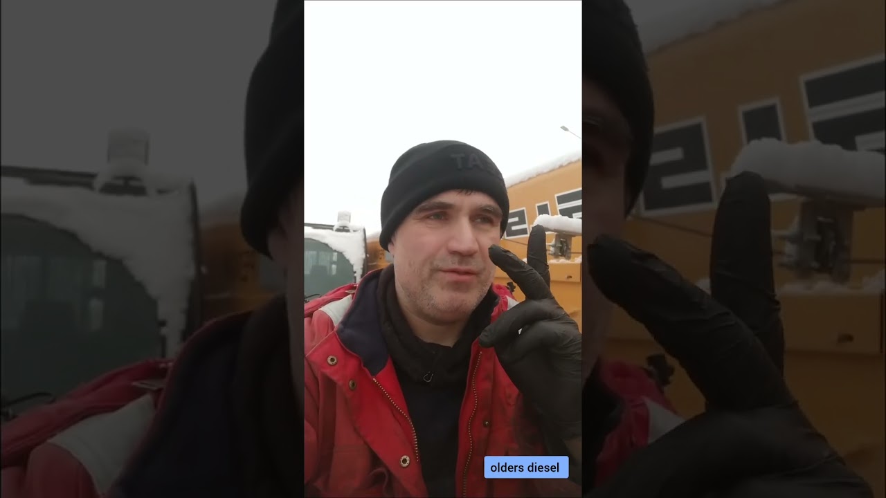 Китайский кран XCMG дымит стучит чёрный дым реальный ремонт в Атырау 
