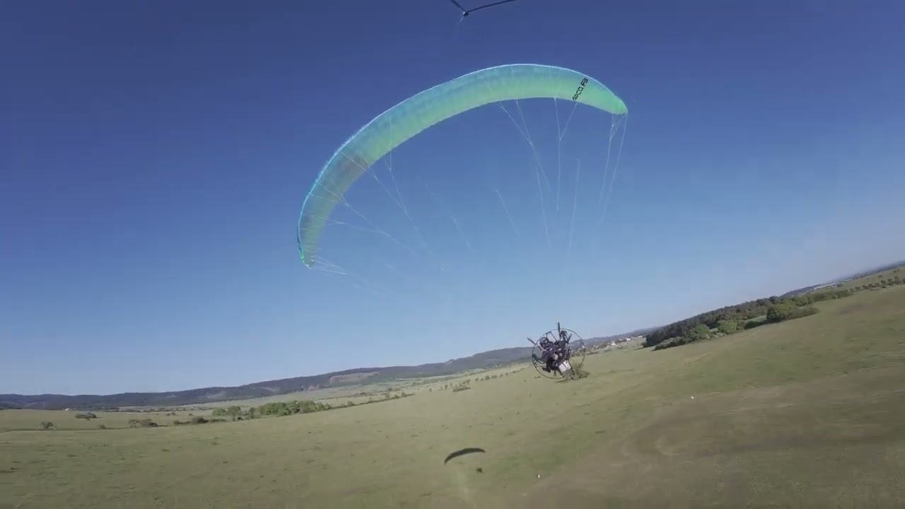 Motorschirmtreffen und Testival - Gleitschirm und Paramotor Testcenter Crawinkel - Apco F3