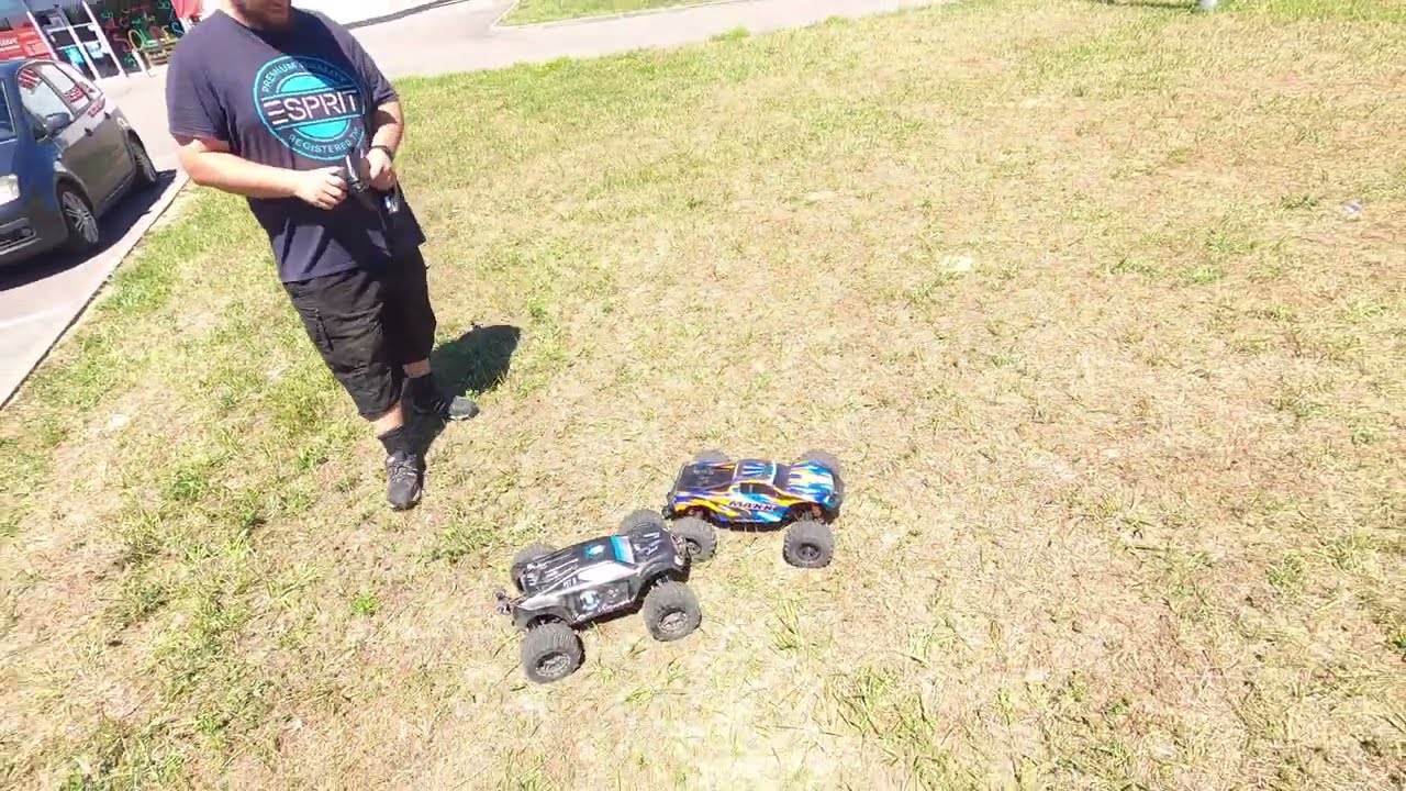 TEAM ASSO RIVAL MT8 ET TRAXXAS MAXX V2 CE TIRE LA BOURE POUR COMPARO #funtogether