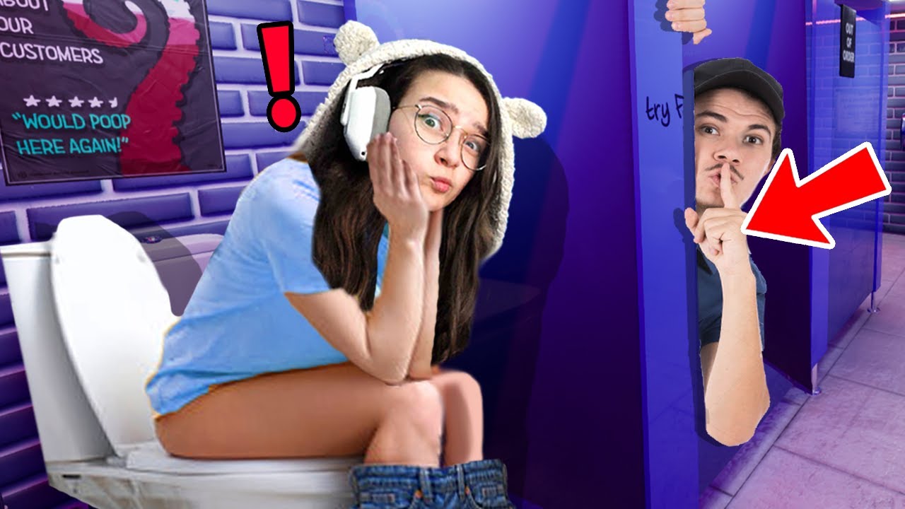 QUALCUNO MI SPIA MENTRE SONO IN BAGNO! - Toilet Chronicles