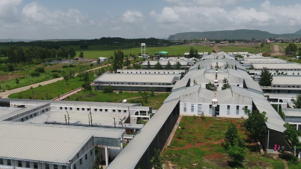 AKU. Re-feral Campus