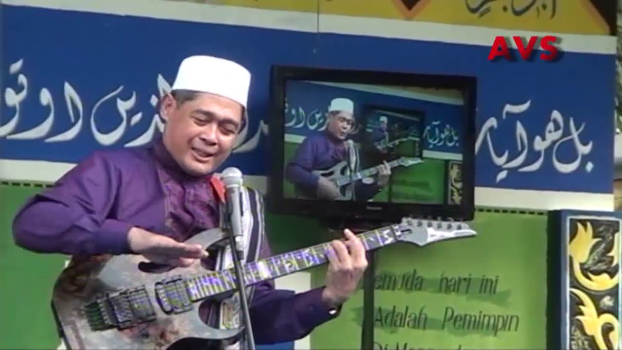 Viral KH. Muhajir Khozin Nyanyikan Lagu 