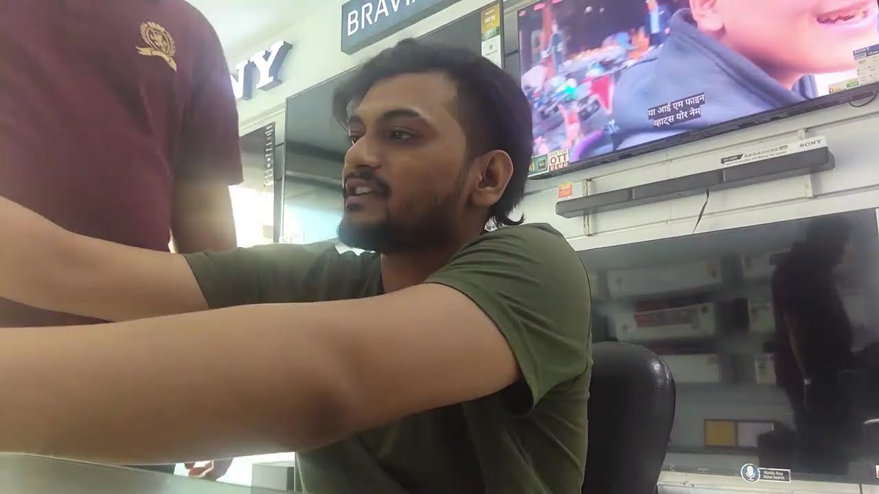 tikha gathiya 😋#ShowroomLife #TikhaGathiya#NastoTime#GujaratiVlog #DailyVlog#FoodieMoment