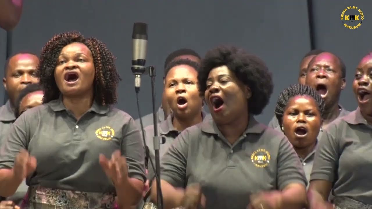 Mt. Kizito Makuburi - Nashukuru (Live Performance)