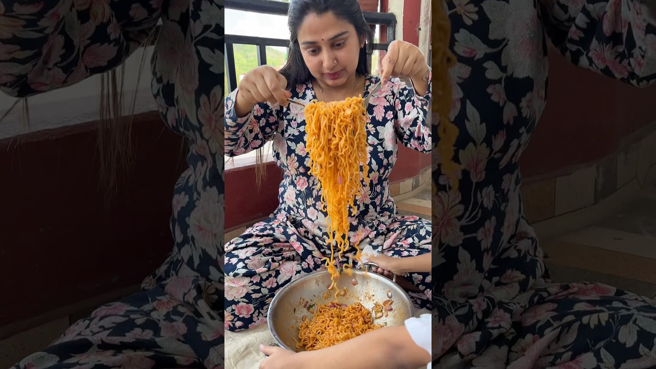 छोराछोरी संग बसेर पिरो चाउचाउ खादै🥵🥵  #spicy #viral #HelloEveryone #spicynoodles