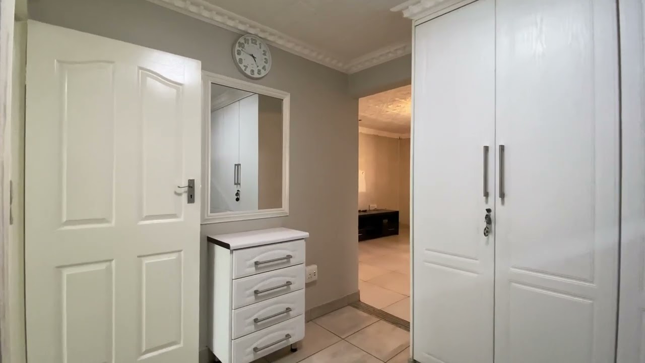 4 Bedroom house for sale in Lenasia South