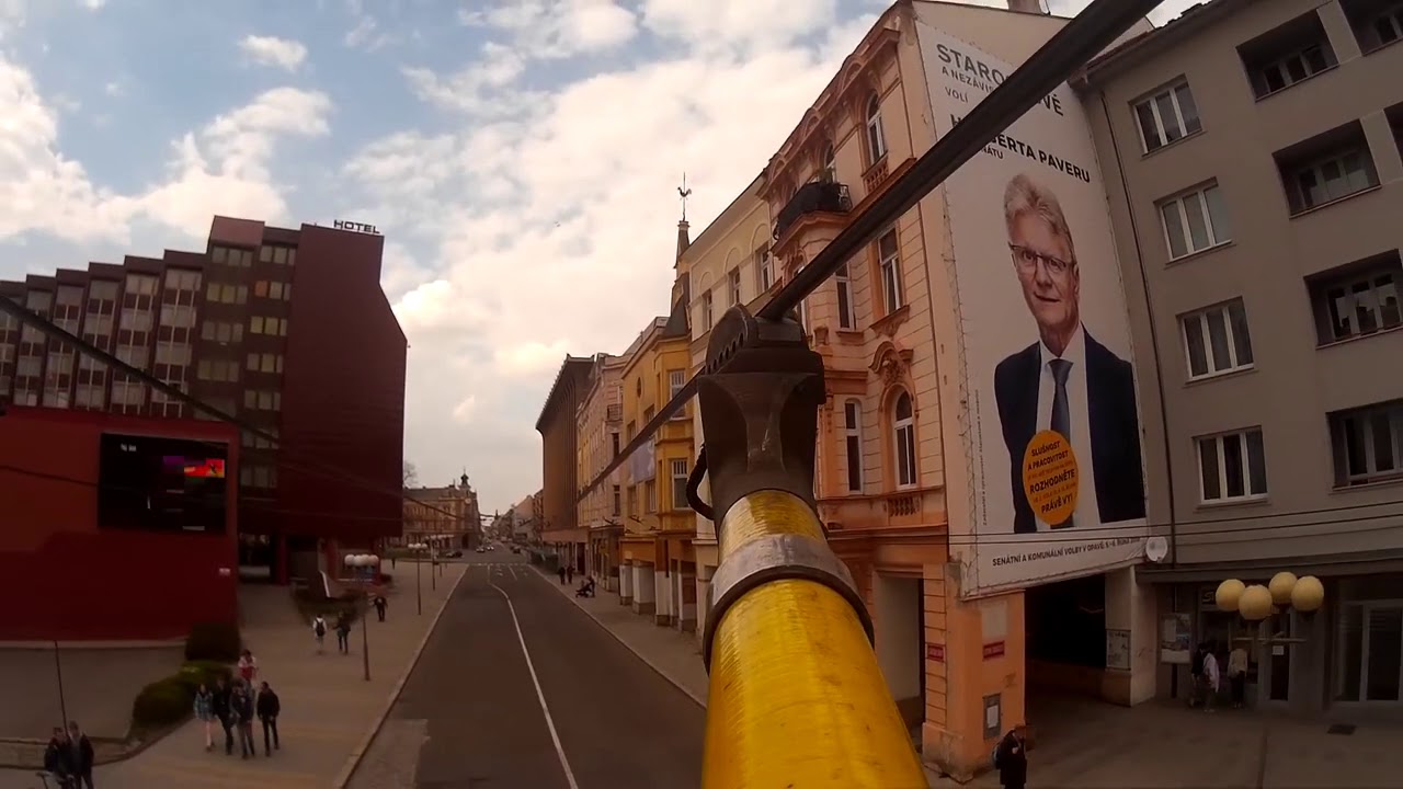 Opava z trolejbusového sběrače