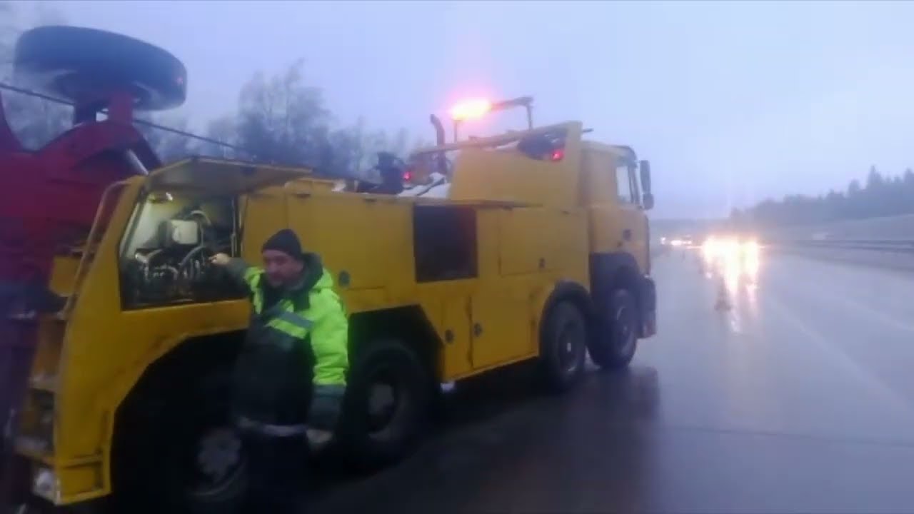 Достаём фуры из кюветов | Грузовая Эвакуация | Аварии с Грузовыми