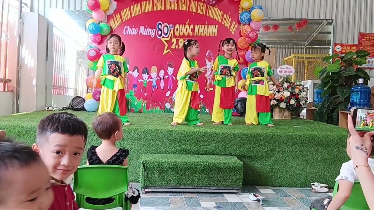 Tuệ An bài ca tôm cá