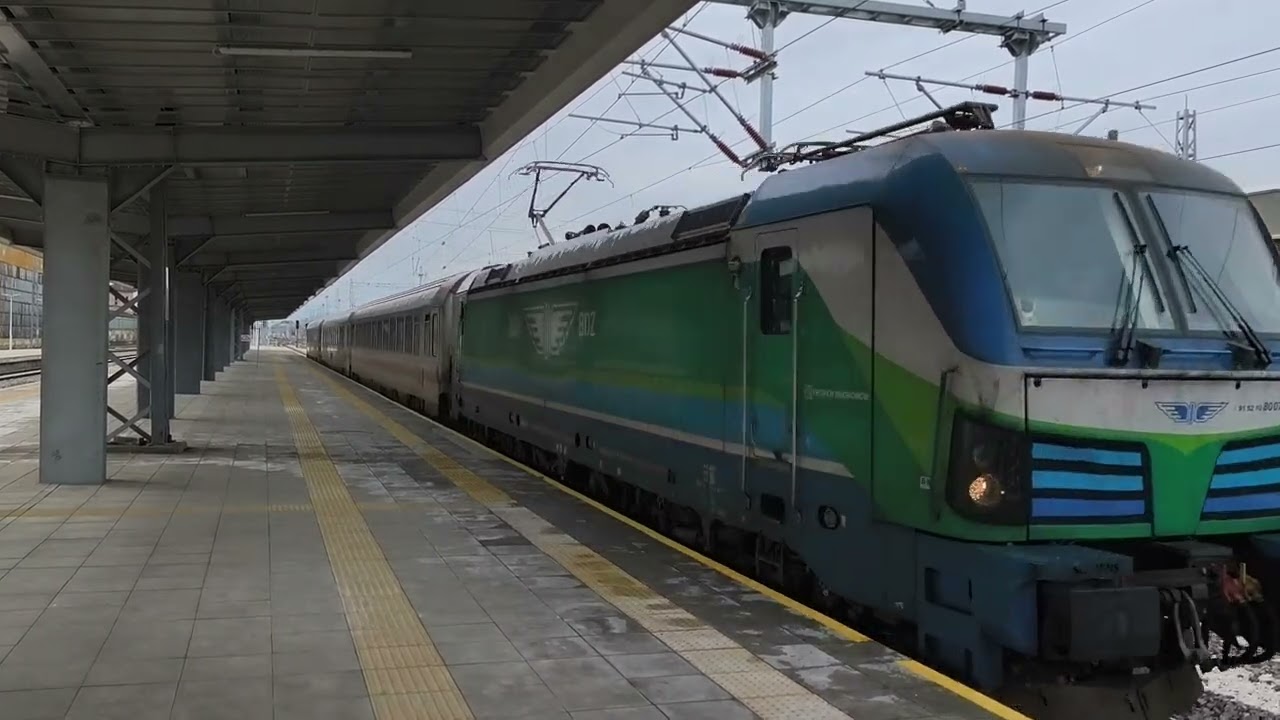 БВ 8651 София - Варна пристига на ЦГ Пловдив с локомотив 80077 Георги Икономов 