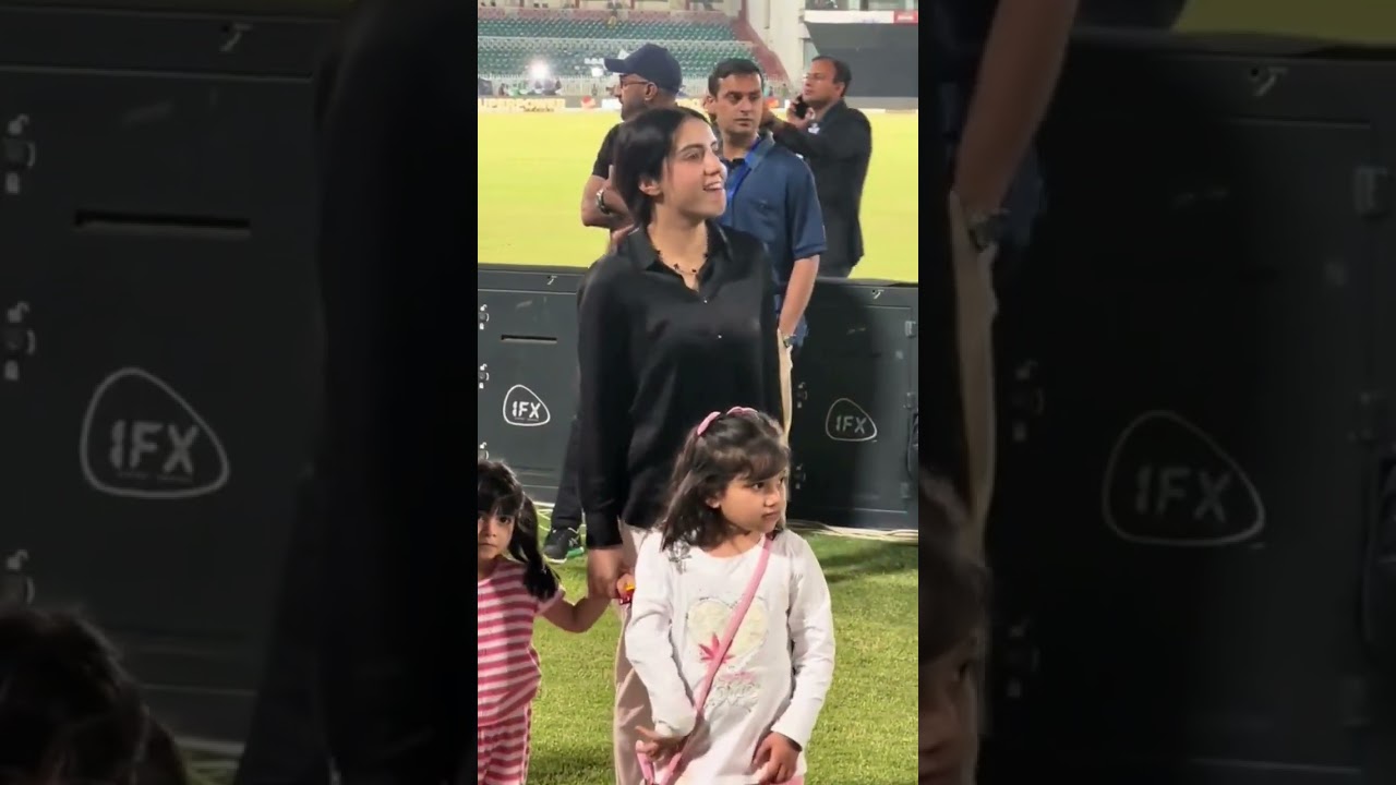 Imad wasim wife with daughter | Imad wasim in Qaddafi Stadium 🏟 
