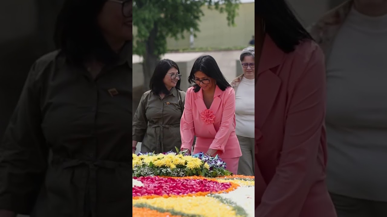 Delcy Rodr&iacute;guez of Venezuela Pays Tribute to Mahatma Gandhi at Rajghat