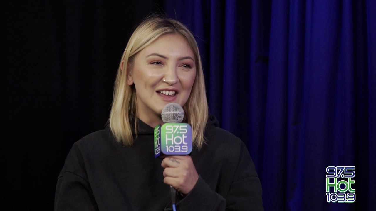Julia Michaels says she wishes she was dating Shawn Mendes! CRUSH!