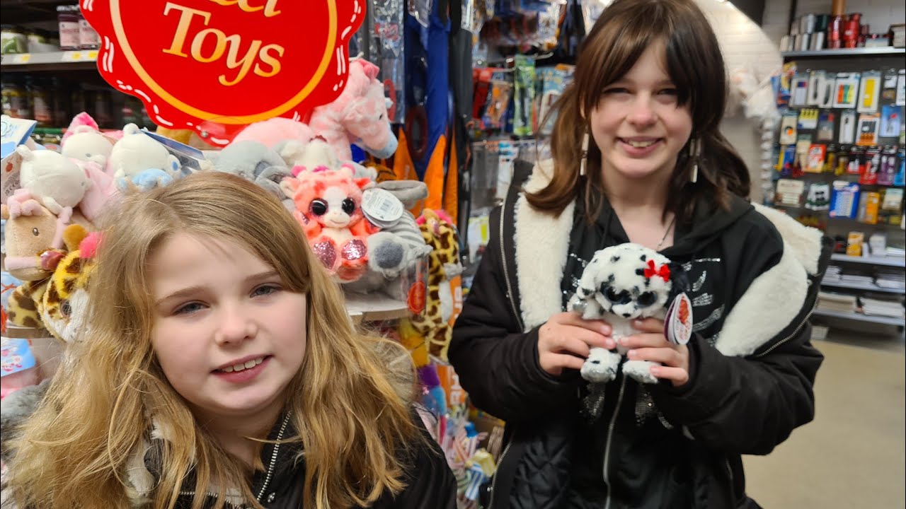 Vi shopper ind hos købmanden i Marielyst & finder tatoveringer🛍🧸 😀