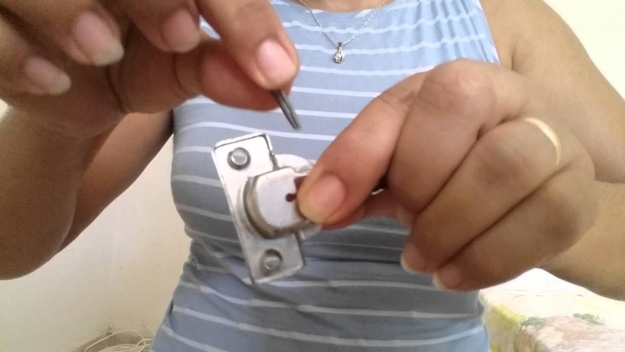 Como consertar uma dobradiça ^^