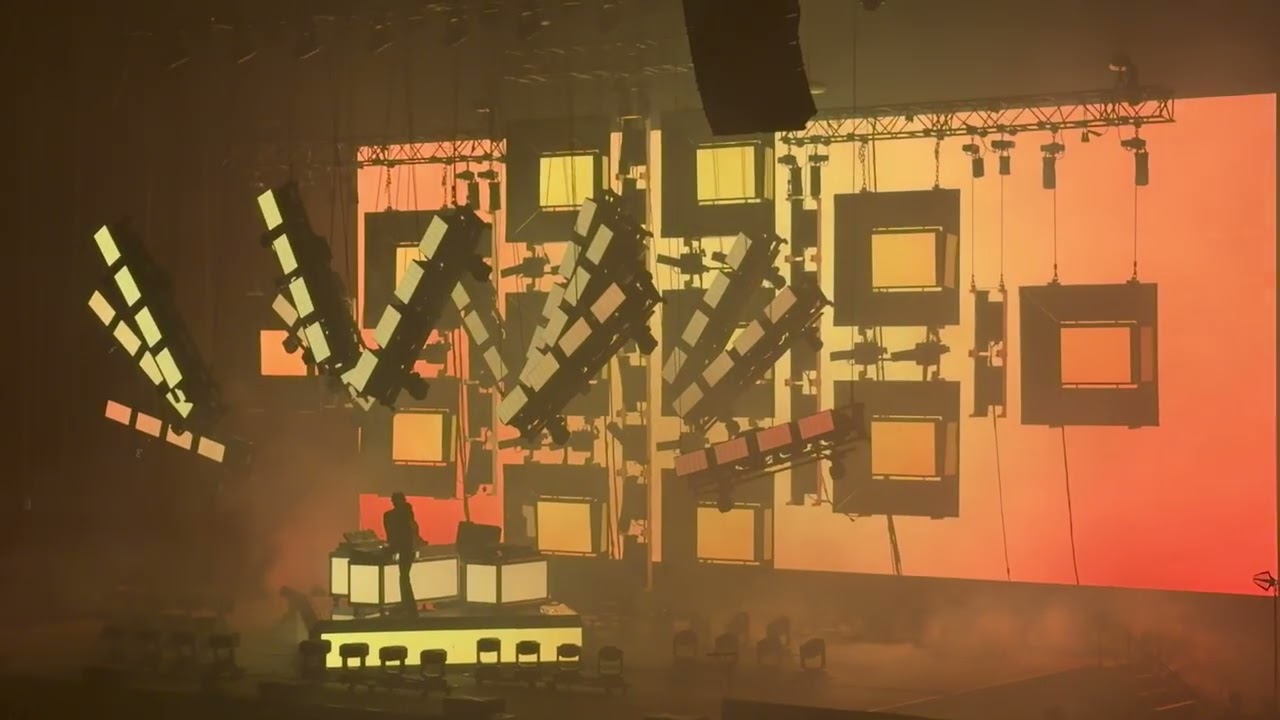 JUSTICE - SAFE & SOUND/NEVERENDER (FT. TAME IMPALA) [LIVE IN SYDNEY 3/12/25]