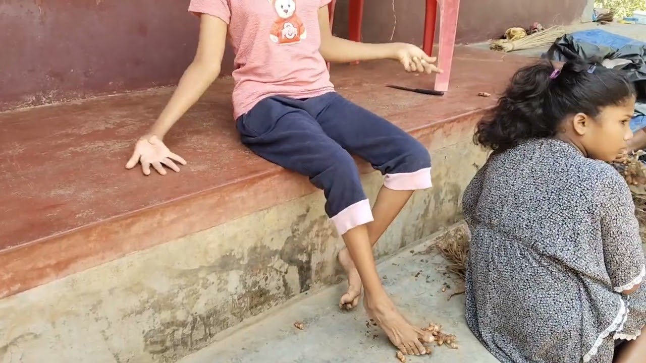 ഇങ്ങനെ യാണ് മഞ്ഞൾ പൊടി ഉണ്ടാക്കുന്നത് 😹❤️❤️#YouTube #lifeisbutadream #video #
