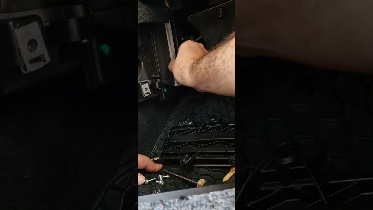 sostituzione filtro abitacolo Ford Fiesta