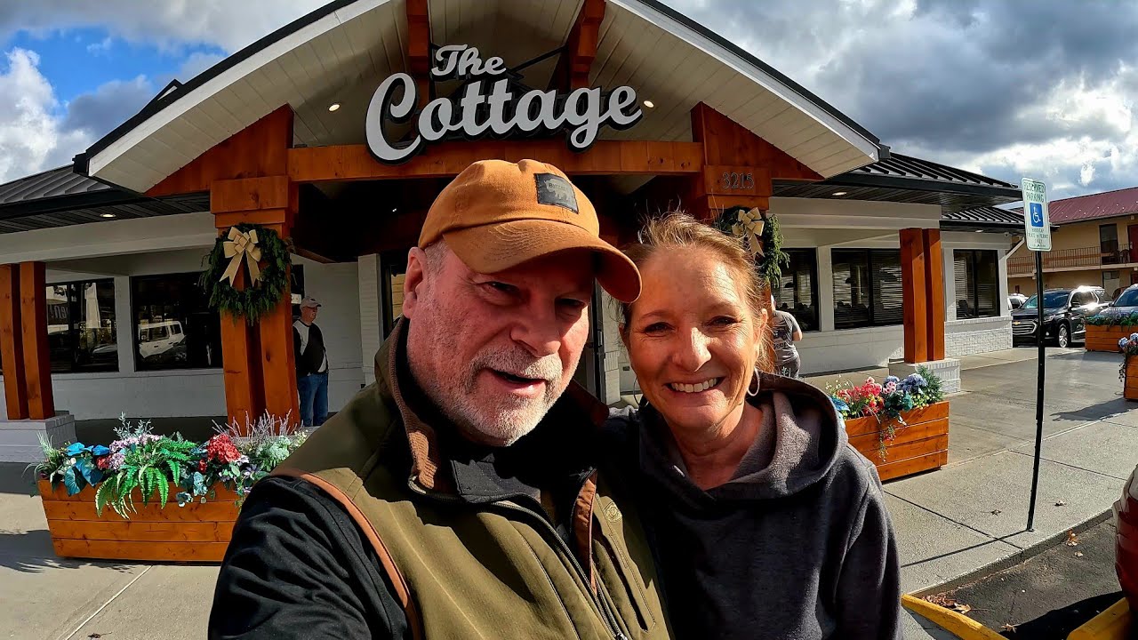 The Cottage Restaurant Pigeon Forge: Southern Brunch in the Smoky Mountains