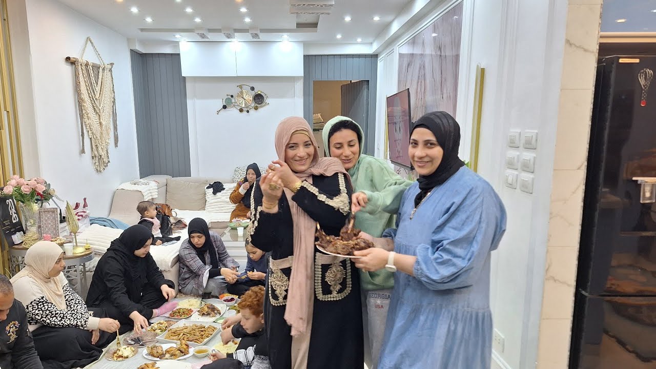 اول تجمع لينا في رمضان عملت لينا عزومه عشان تجمعنا 