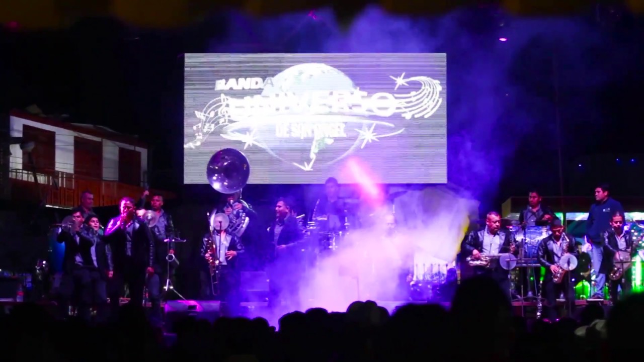 Pídeme la Luna / Te Juro que te Amo -  Banda Universo (en vivo) - Tema
