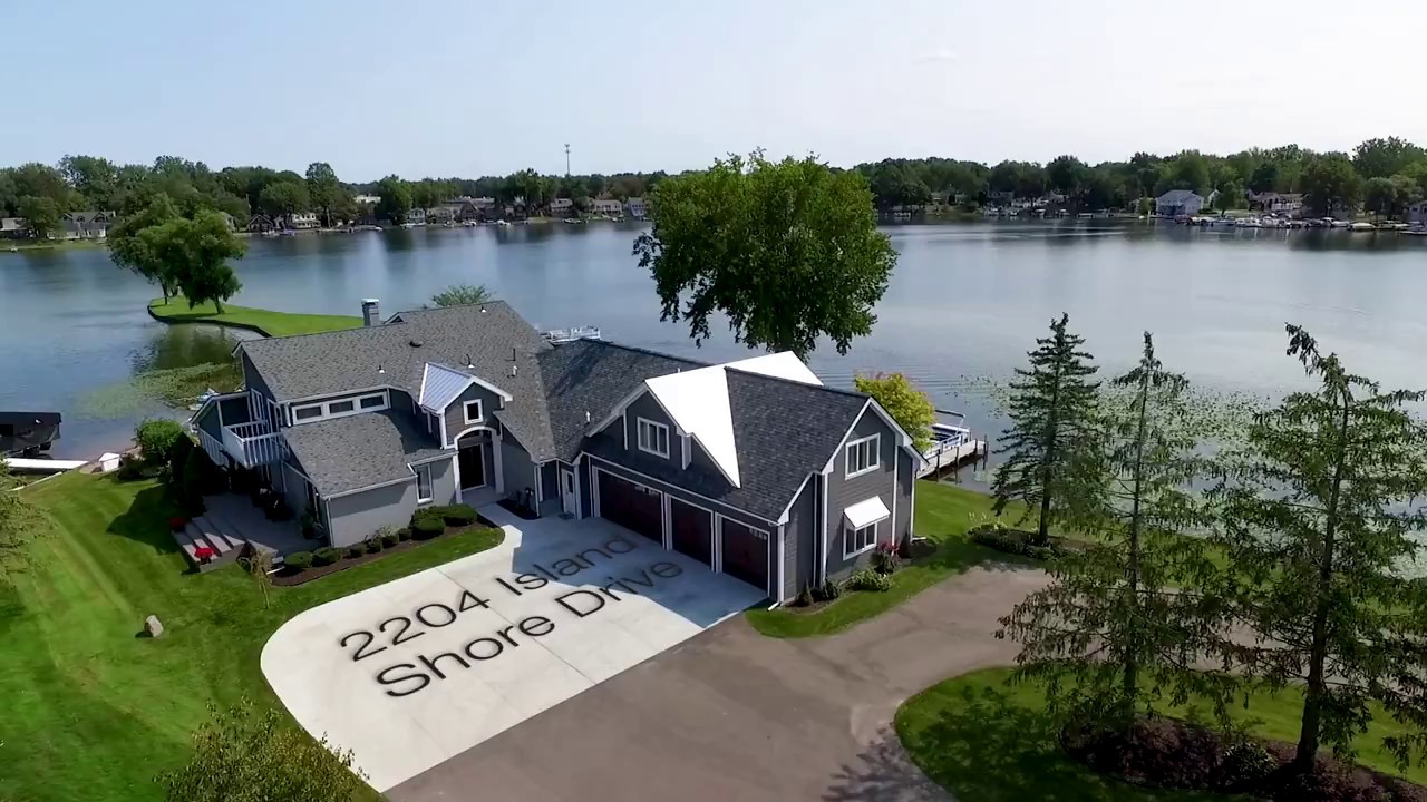 2204 Island Shore Drive - Lake Fenton Home For Sale