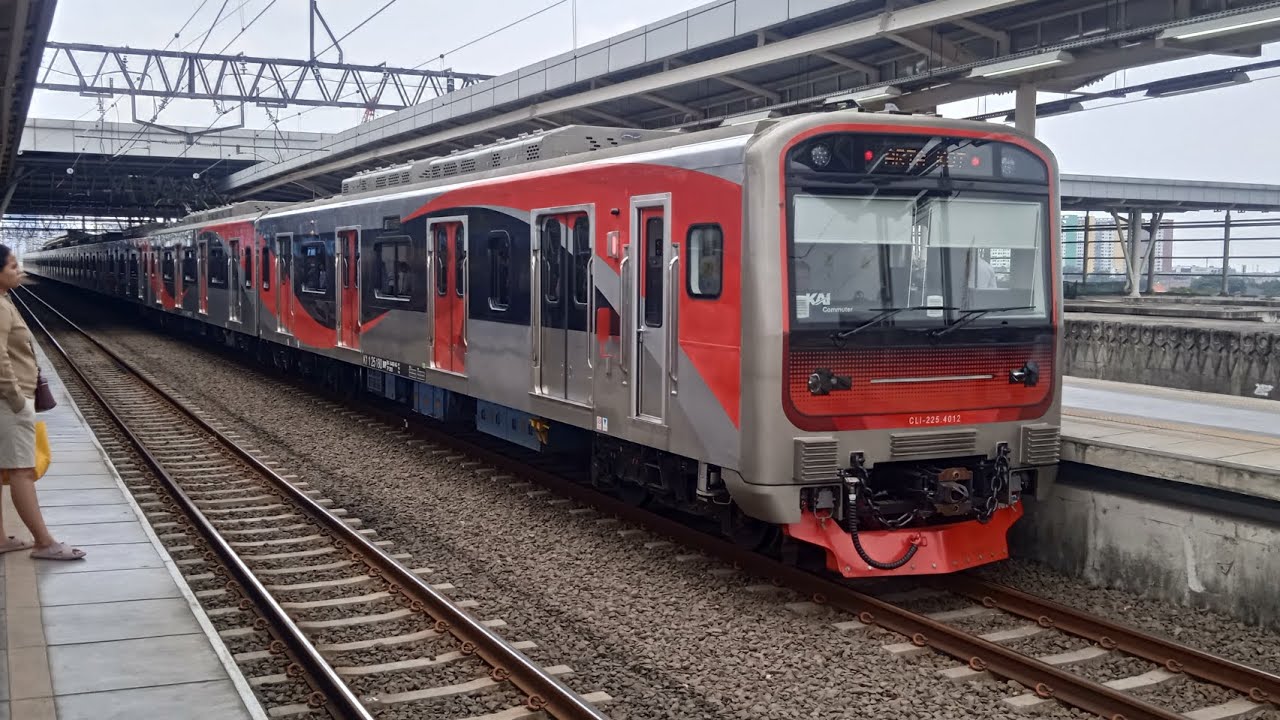 HUNTING KRL COMMUTER LINE DI STASIUN MANGGARAI || MOMEN SPESIAL KRL INKA BERDINAS KE JAKARTA KOTA