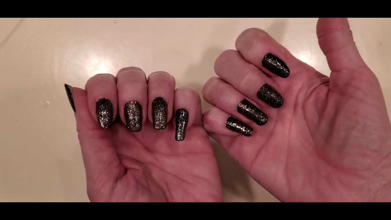 Quick Video 💅🏼 Sparkly Nails! 💅🏼