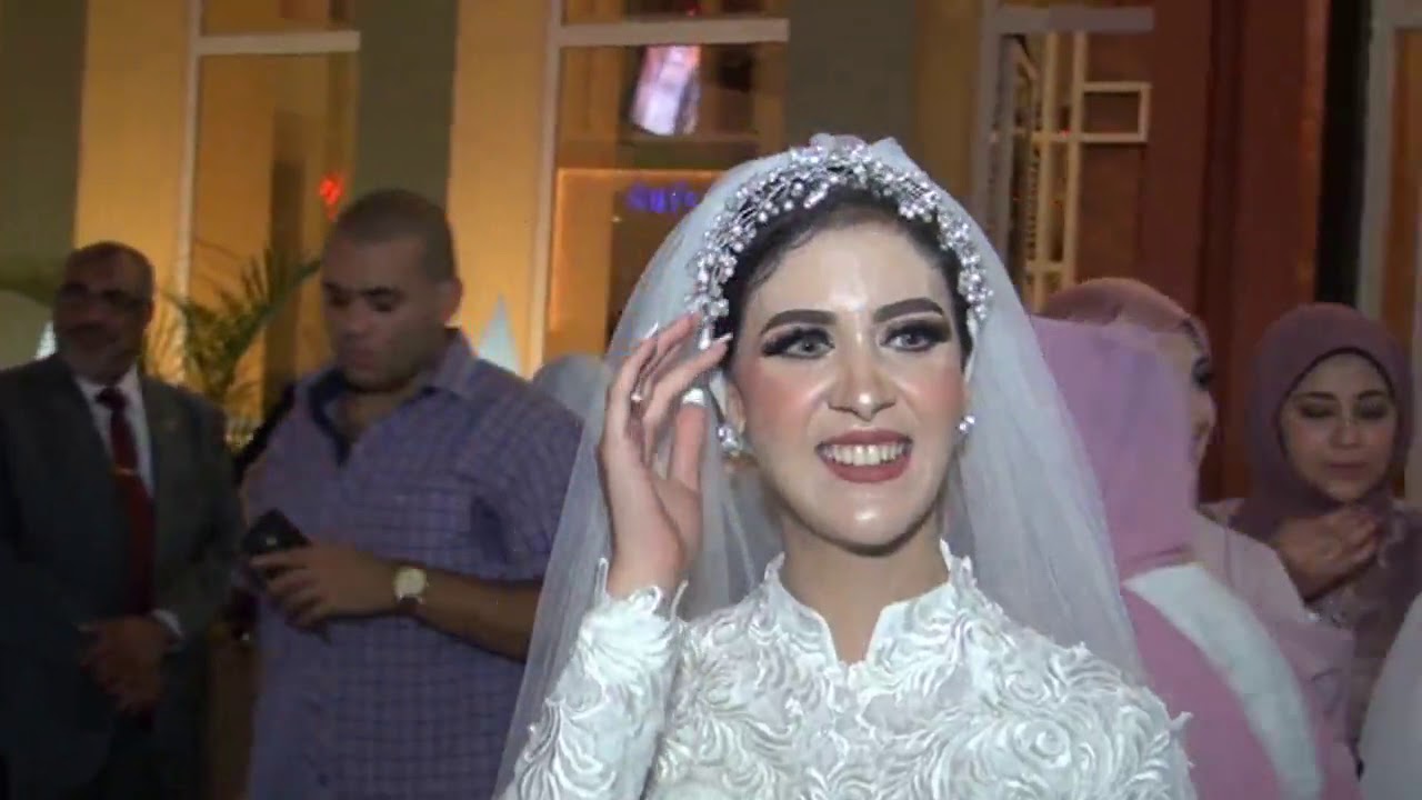عروسة قمر ماشاء الله بتقولك رقصني على المزمار  في زفة العرس من قاعة | Festival