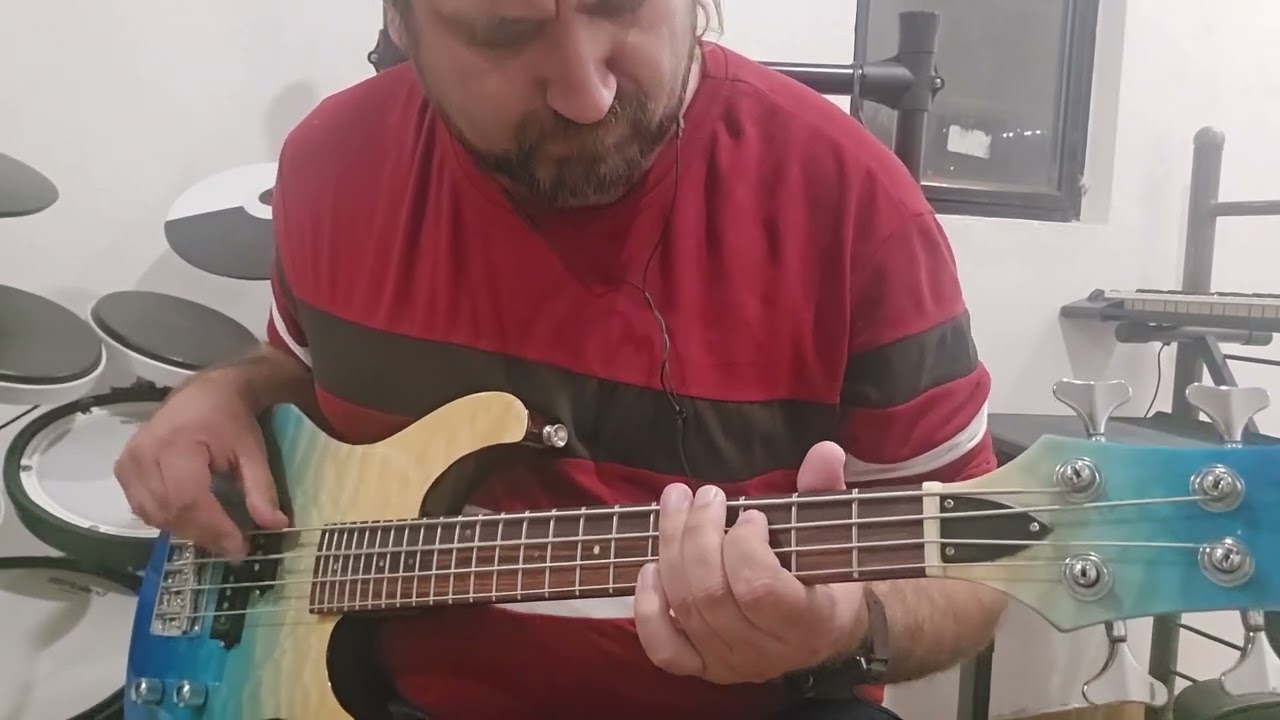 Cover- hazme una señal- Roberto Jordan - tono Re- Do- bajo electrico.