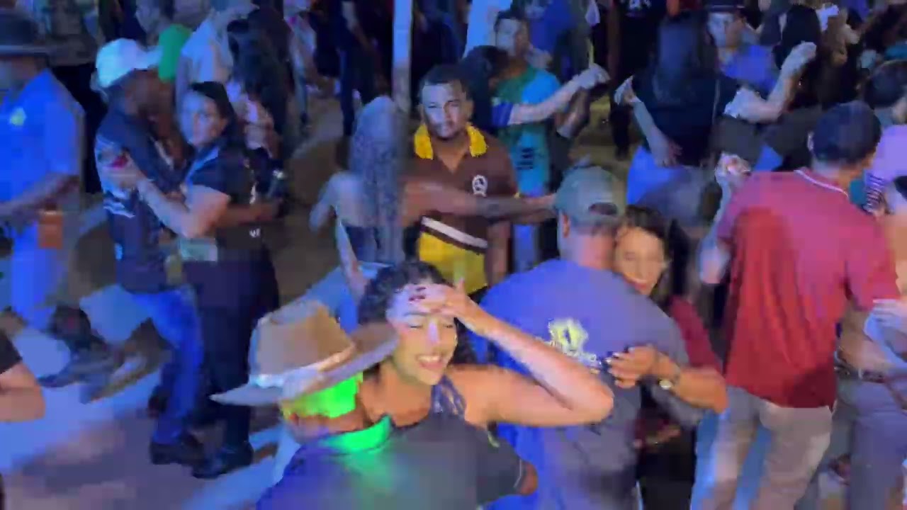  Forrozão top demais com Zezé do arrocha / Faz coelho , Pindaí -Ba#SertãoBaianoÉShow ￼
