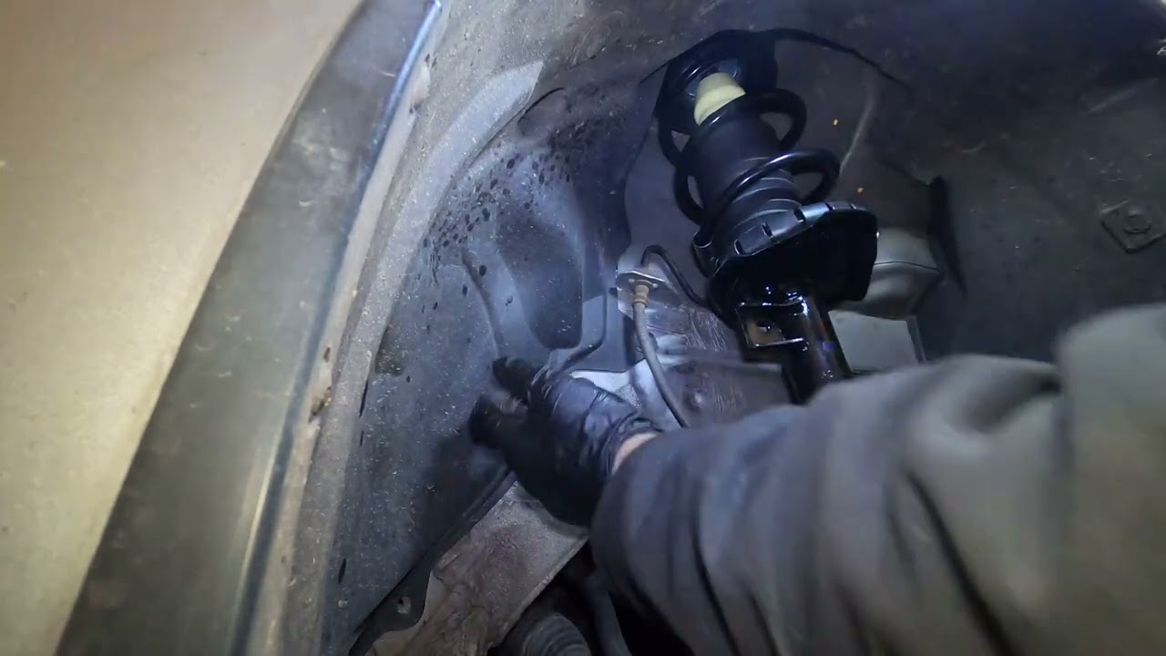 2009 Nissan Versa Strut Replacement