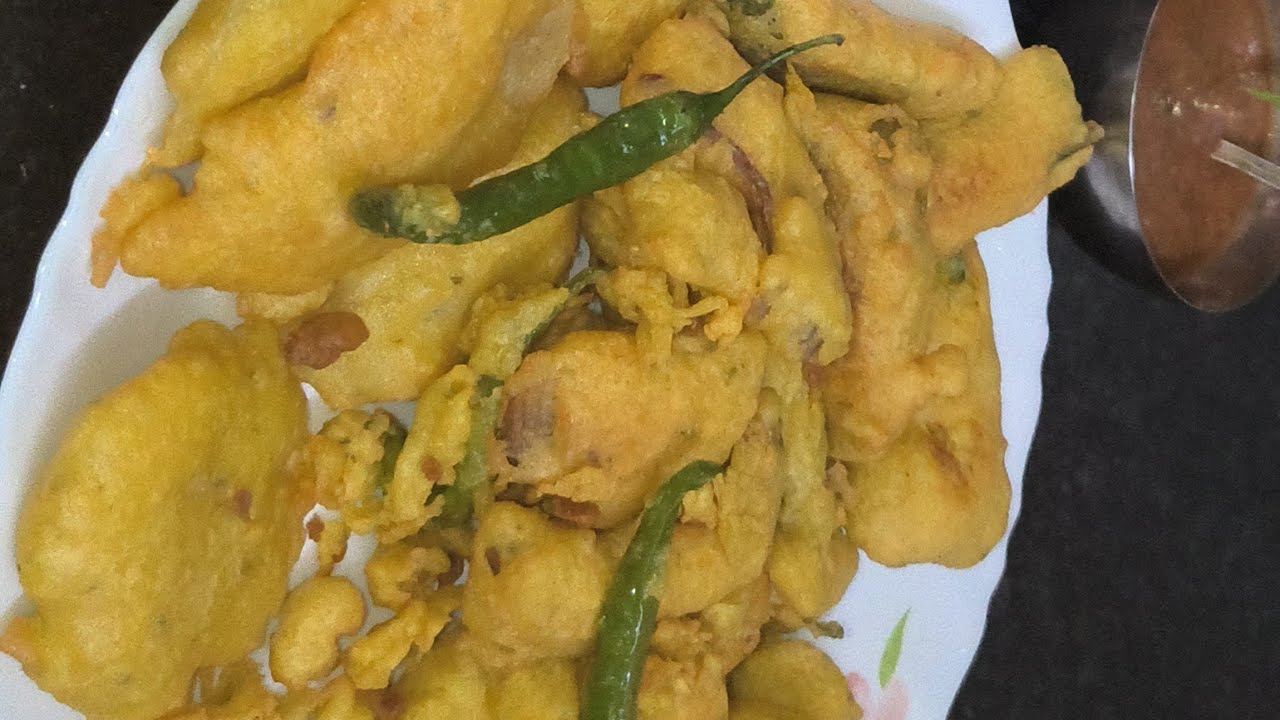 मीठी गुजिया के साथ तिखा ट्विस्ट5यूनिक होली स्पेशल पकौड़े |देसीकुकिंगविदसुरेखा#HoliSpecial #DalPakoda