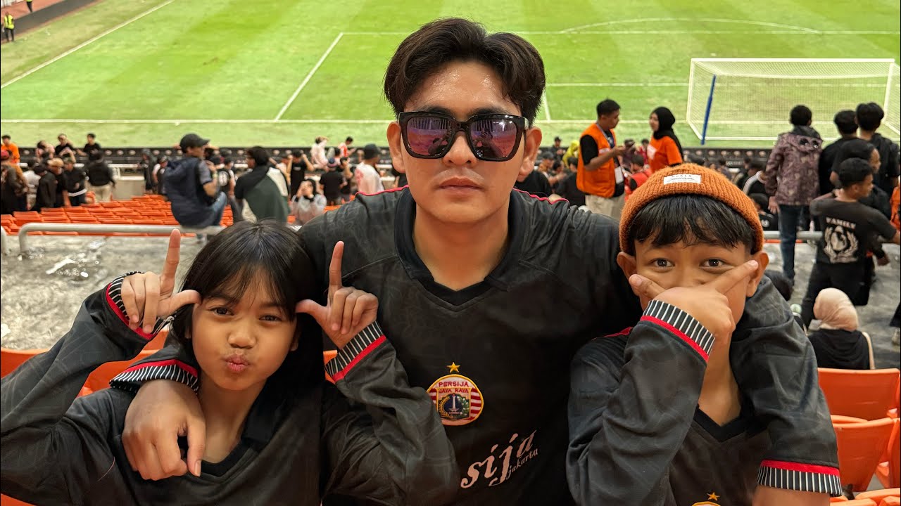 Nobar Persija bareng awi sama caca di JIS😁