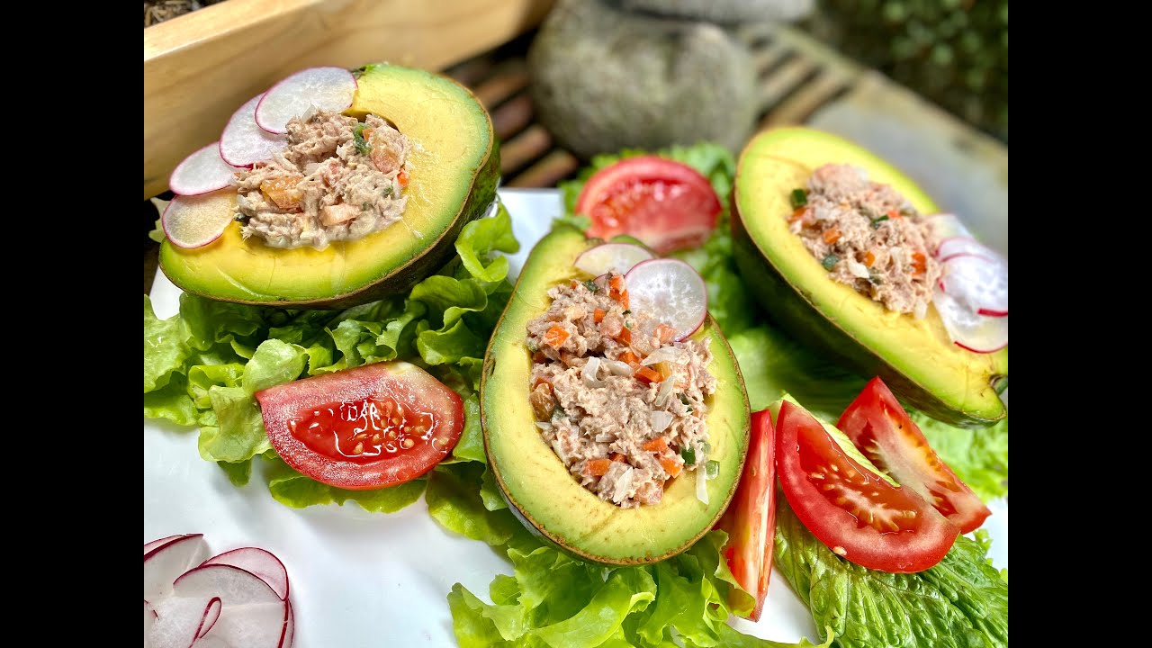Aguacates Rellenos con Atún