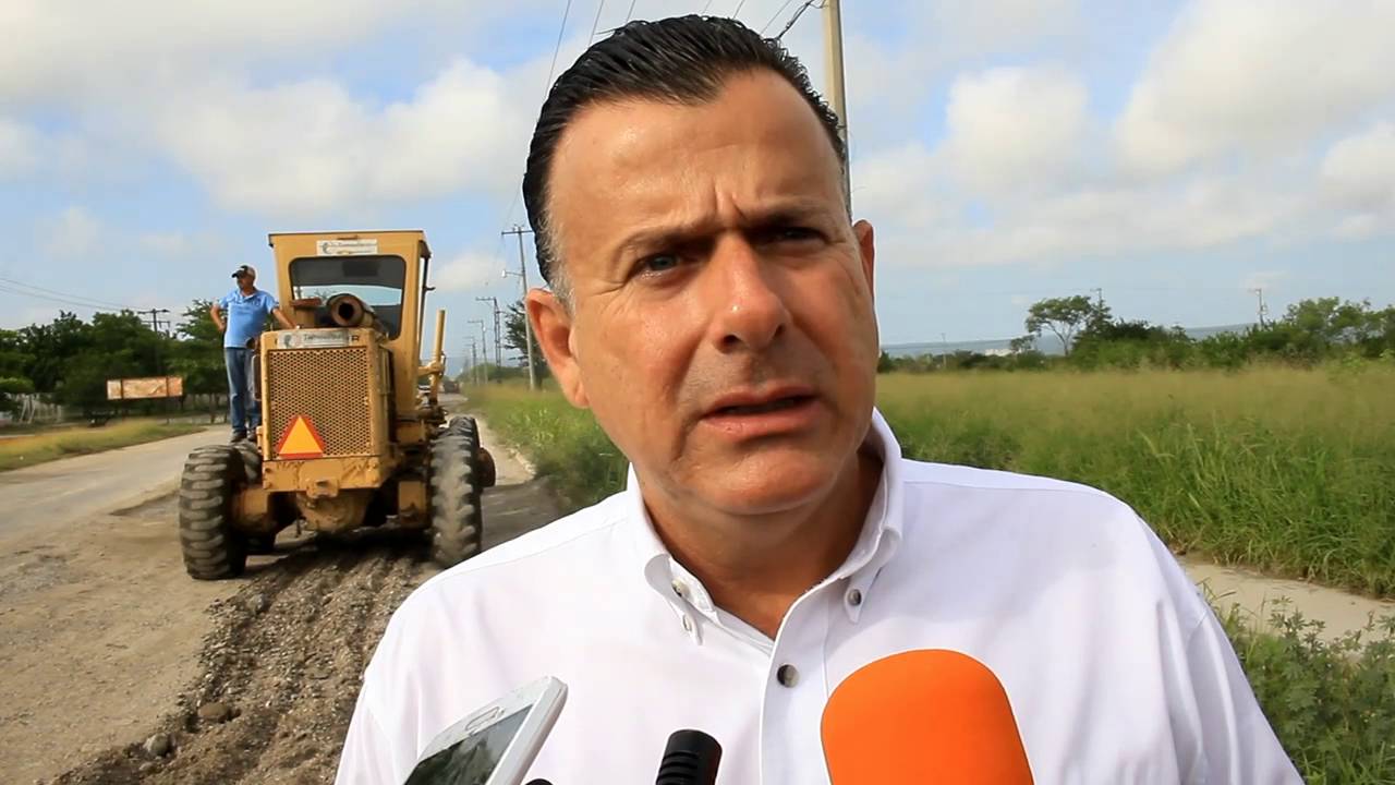 Bacheo profundo camino Los Generales
