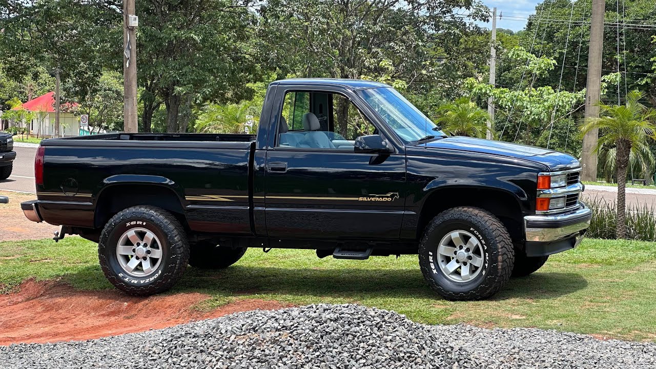 ACELERANDO FORTE UMA SILVERADO 98 DLX COM ESCAPE DIRETO