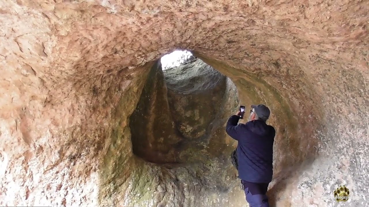 Cuevas artificiales de Markinez (Álava)