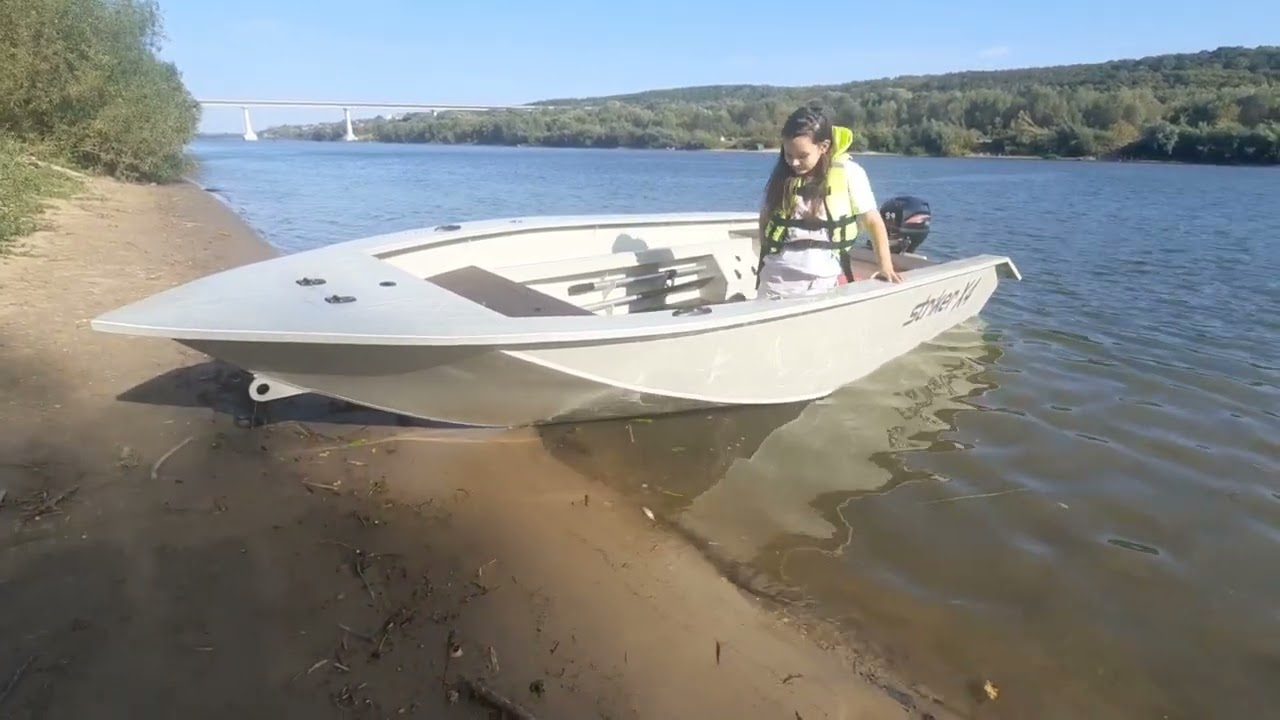Лодка Striker X4
