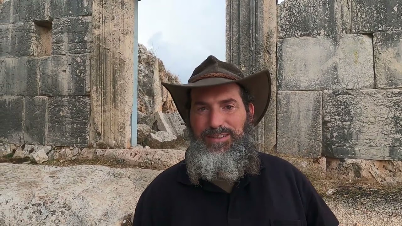 בית הכנסת העתיק במירון - שרידי בית כנסת בן אלפיים שנה שנבנה על ידי רבי שמעון בר יוחאי - רשב