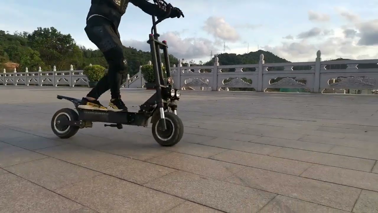 6000W 60V 11 Inch Off Road 120Km Two Wheel Electric Scooter For Adult
