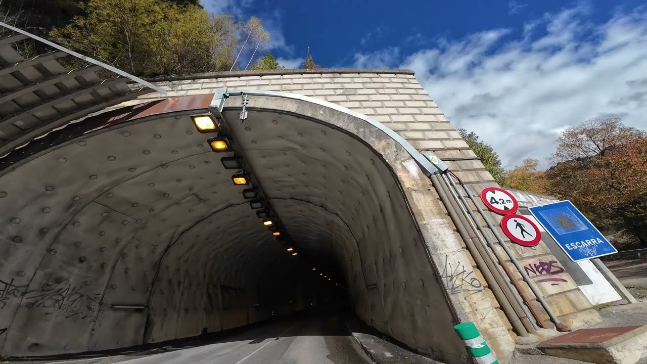 The Pyrenees in Autumn &ndash; A Relaxing 4K Drive Through Mountains